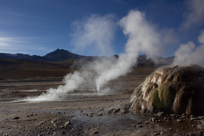 Thermal Marvels at sunrise: Tatio Geysers - Guides, explanations, and the human side of the tour
