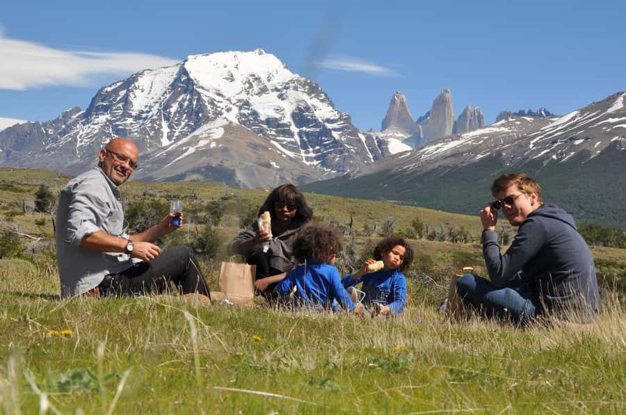 Torres del Paine Day Trip from El Calafate - Lunch at Phoe campsite and the Cuernos view