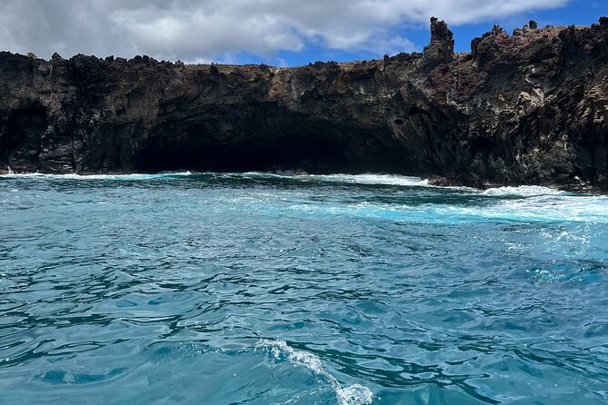 Tour to the Motus: Boat trip and snorkeling in Rapa Nui - Why seeing Rapa Nui from the sea matters