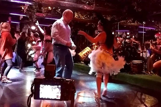 Traditional Chilean Show with Dinner and Private Transportation in Santiago - The evening as a romantic occasion