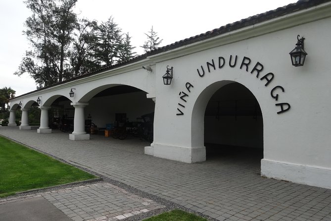 Traditional Undurraga tour - Meeting at Pío Nono and Riding Out of Santiago