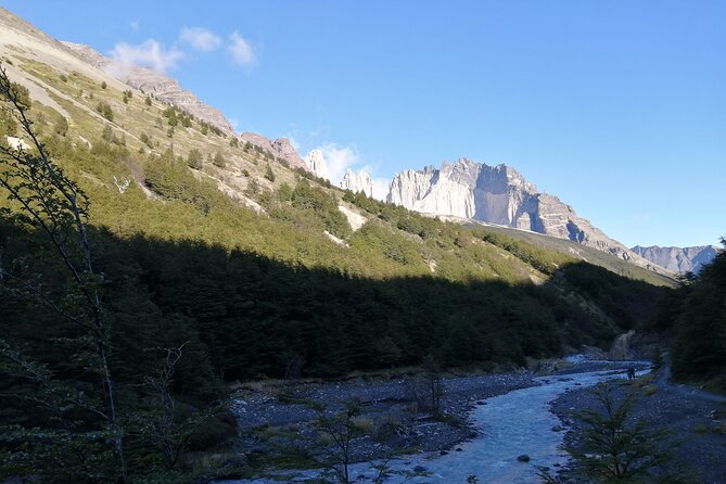 Trekking Base Torres - The guide, driver, and group size