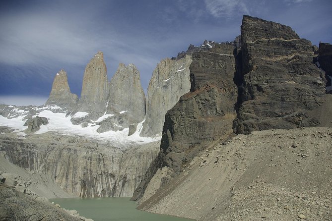 Trekking Base Torres Torres del Paine National Park - The hard climb from El Chileno to the moraine