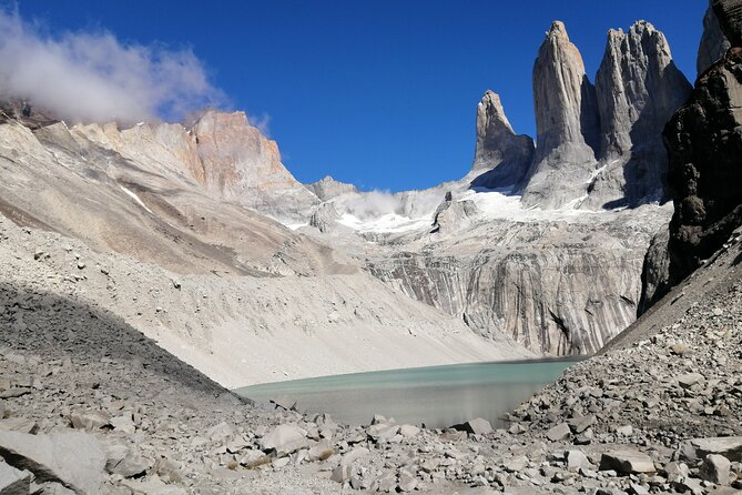 Trekking Base Torres - Laguna Amarga and the park entrance