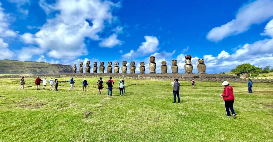Two days of Full Day Tour of Rapa Nui + Sunrise in Tongariki - Guide quality is a major part of the value