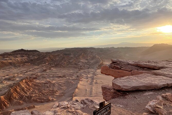 Valley of the Moon in San Pedro de Atacama Guided Tour + Cocktail - What to Bring for a Comfortable Afternoon