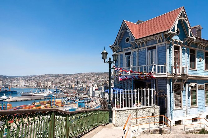 Valparaiso and Viña del Mar visit their Casas de Colores - Crossing into Valparaiso’s old port