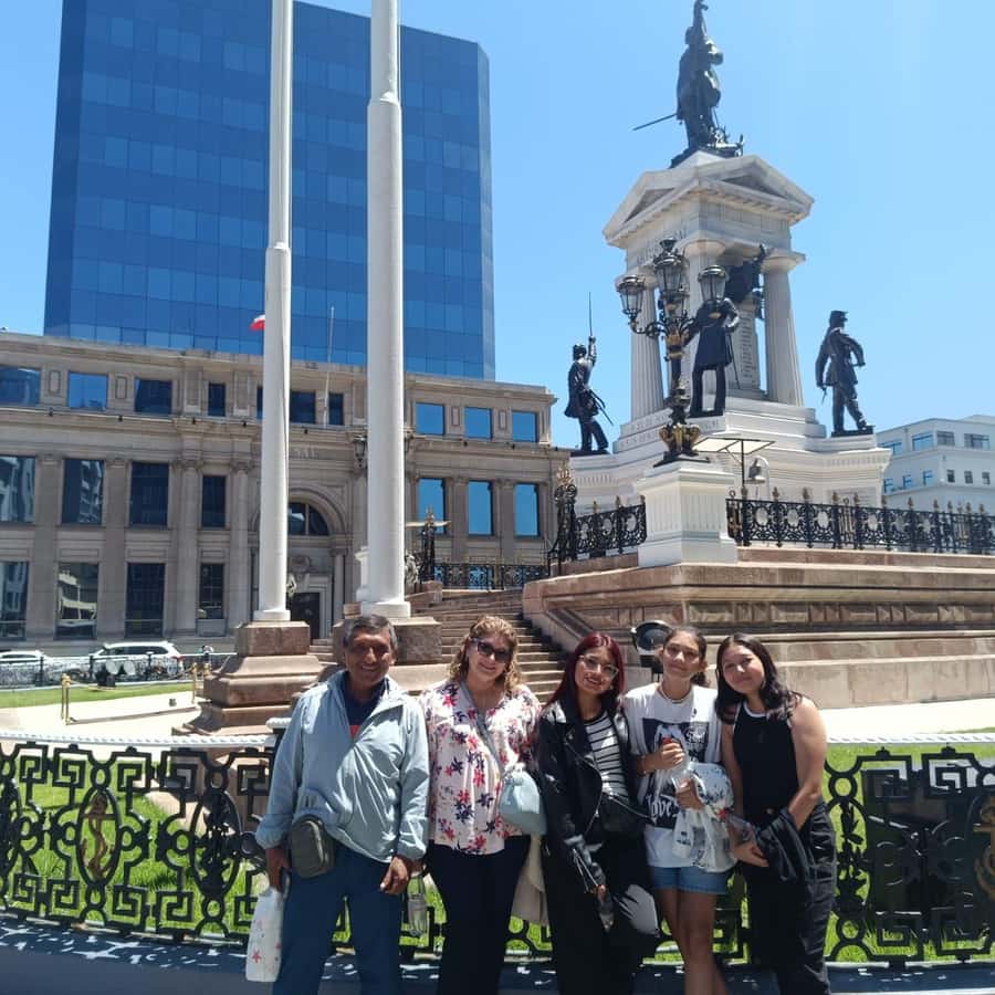 Valparaíso: city tour and ticket to the house of Pablo Neruda - Starting in Plaza Sotomayor