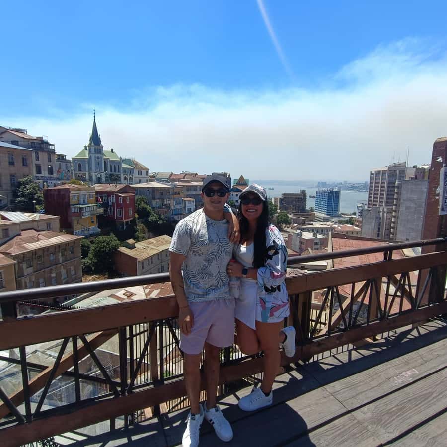Valparaíso: city tour and ticket to the house of Pablo Neruda - Riding Valparaíso’s historic elevators