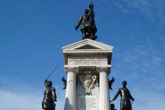 Valparaiso Highlights Walking Tour with A Guide - Paseo Atkinson and the first big views