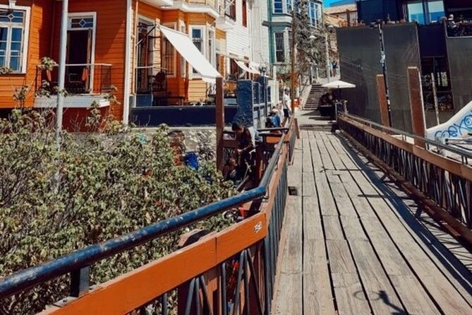 Valparaiso Highlights Walking Tour with A Guide - Paseo Galvez and Valparaiso’s outdoor art