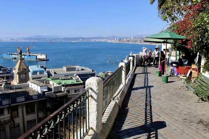 Valparaiso Highlights Walking Tour with A Guide - Paseo Dimalow, cafes, shops, and street scenes