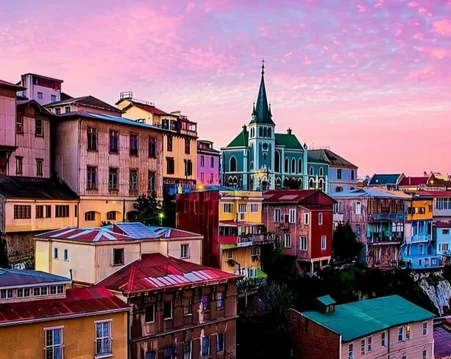 Valparaiso : Must-See Sites Walking Tour With A Guide - Why this walk is a smart first look at Valparaíso