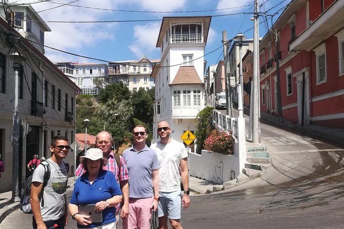 Valparaiso Port and Viña del Mar with wine tasting in Casablanca - Viña del Mar combines resort polish and local life