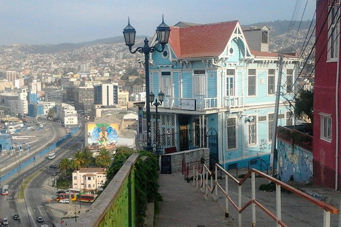 Valparaiso Private Tour with Wine Tasting from Santiago - Viña del Mar, seafood, and the Flower Clock