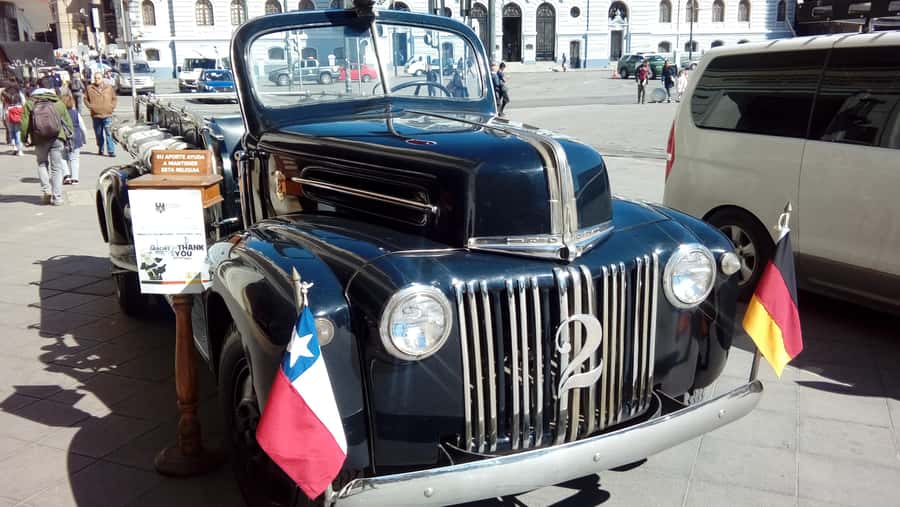 Valparaiso: Street Art, Funiculars and Port City Tour - Pasaje Gálvez, where the murals take center stage