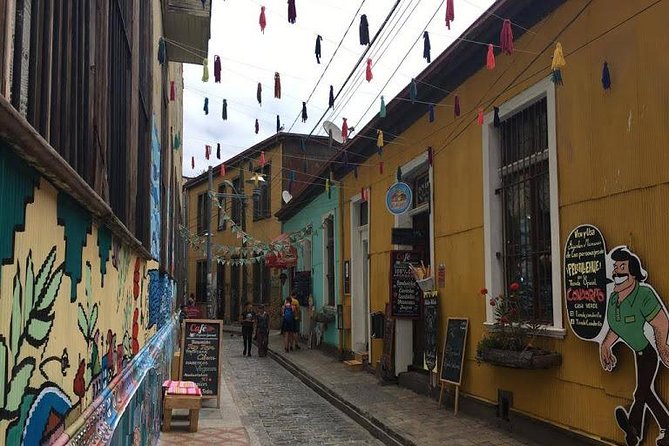 Valparaíso - Viña del Mar - Paseo Gervasoni, murals, galleries, and cafés
