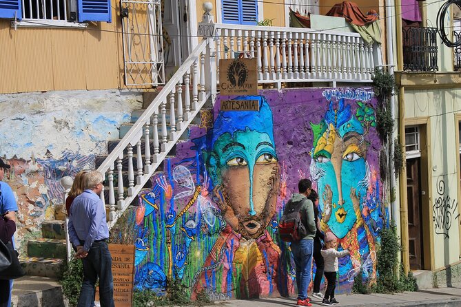 Valparaíso & Viña del Mar Tour – Colors and Charm on the Coast! - Three hours in Viña del Mar, with lunch at your expense