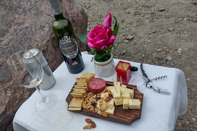 Viewpoint of Condors Cajón del Maipo - A picnic with cheese and Carmenère