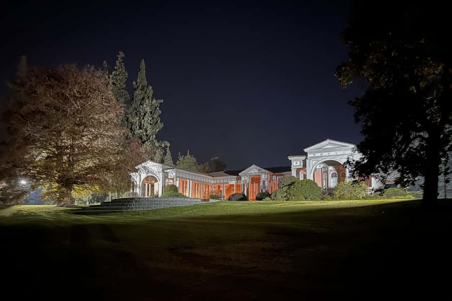 Viña Concha y Toro Nighttime: Dinner Show - The Casillero del Diablo cellar and its famous rumor