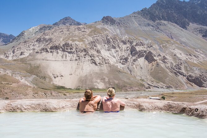 Volcano & Hotsprings 4K - From Santiago to the high Andes at 6:30 a.m.