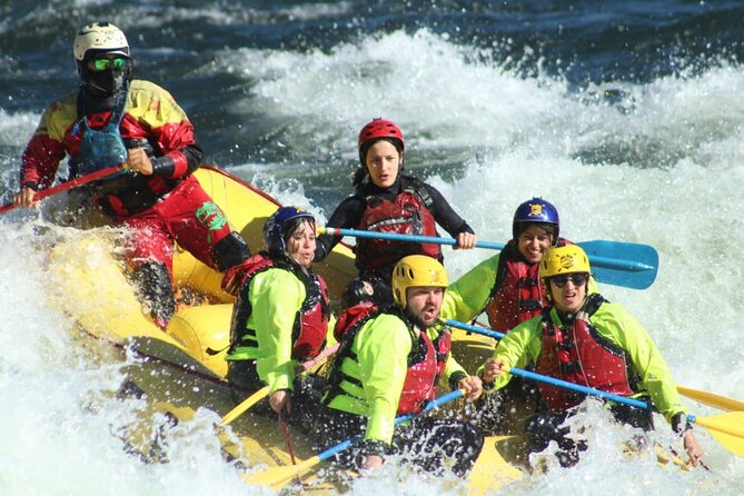 Winter Rafting River Trancura - Practicing Commands Before the Rapids